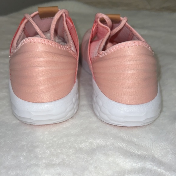 Women’s New Balance Fresh Foam Cruz V2, Size 7 - Picture 4 of 5